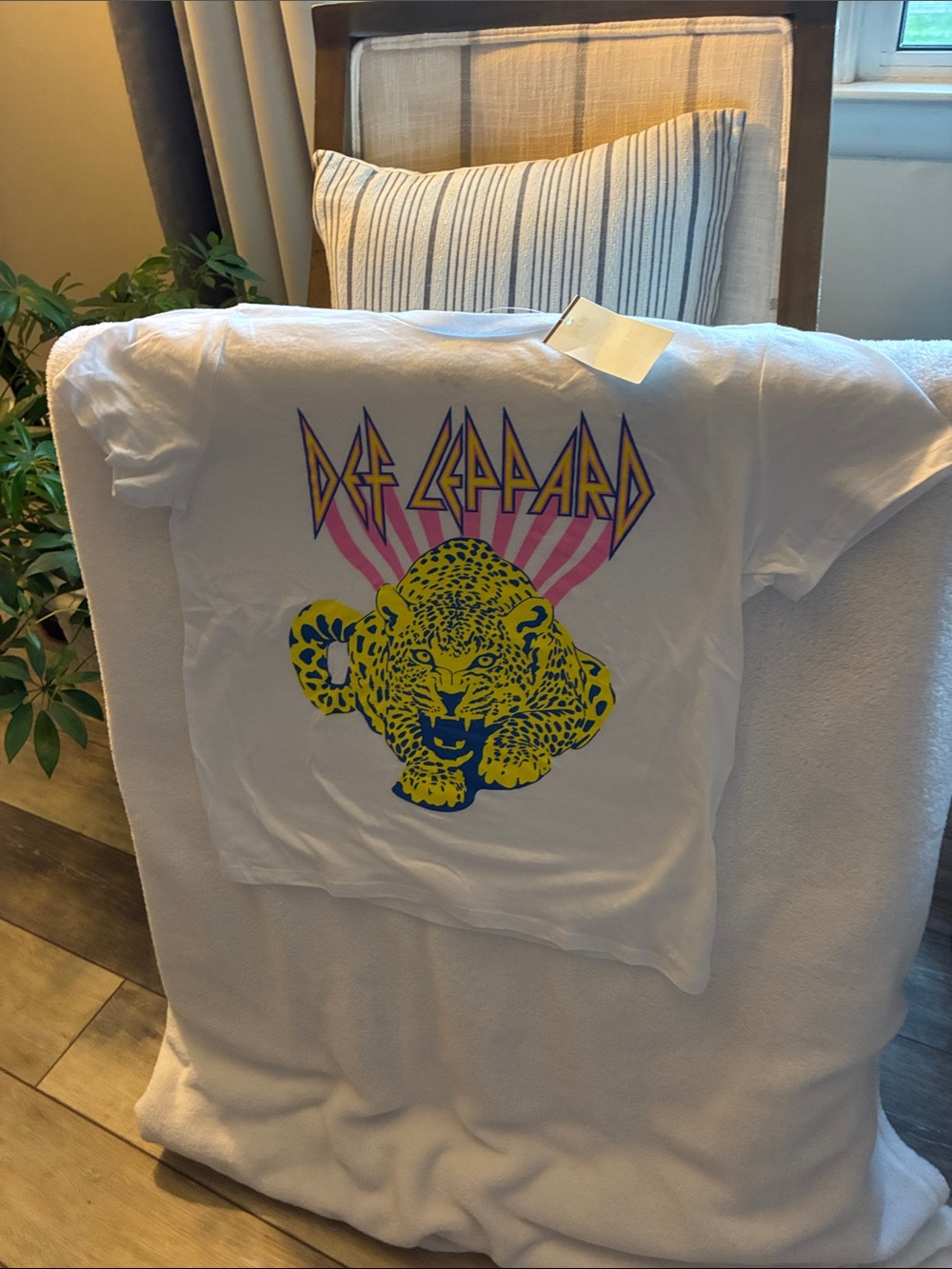 Def Leppard Graphic Tee with Yellow Leopard